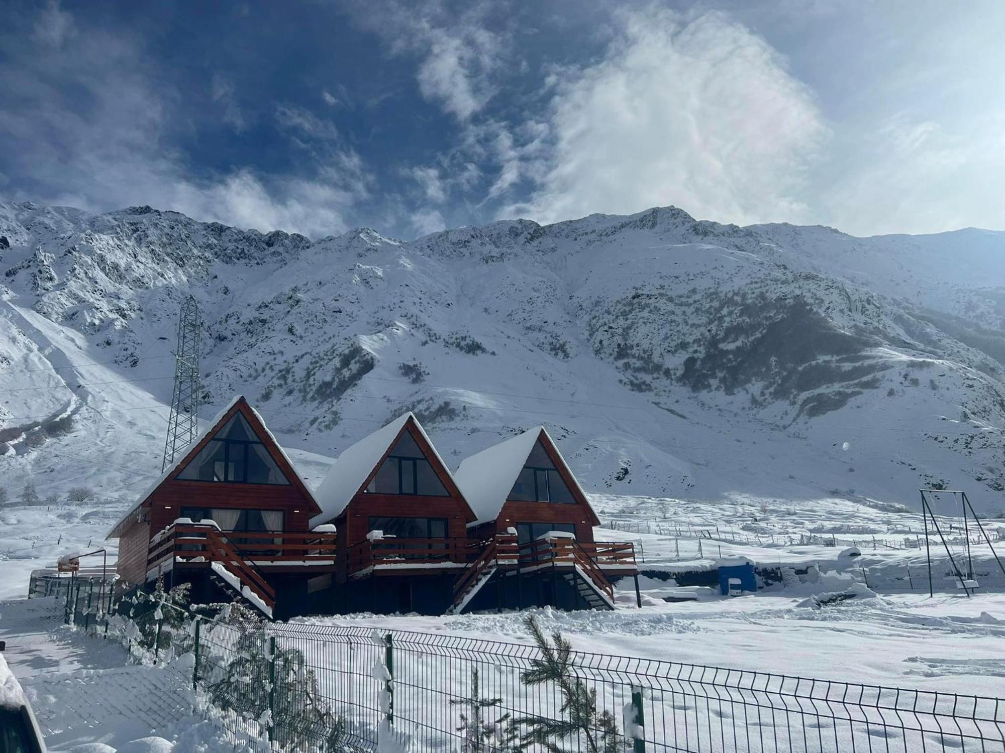 Cozy Home Kazbegi Stepantsminda Exterior foto