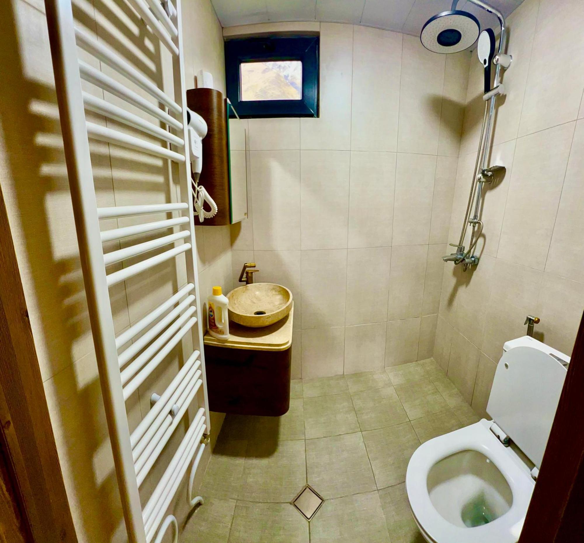 Cozy Home Kazbegi Stepantsminda Exterior foto