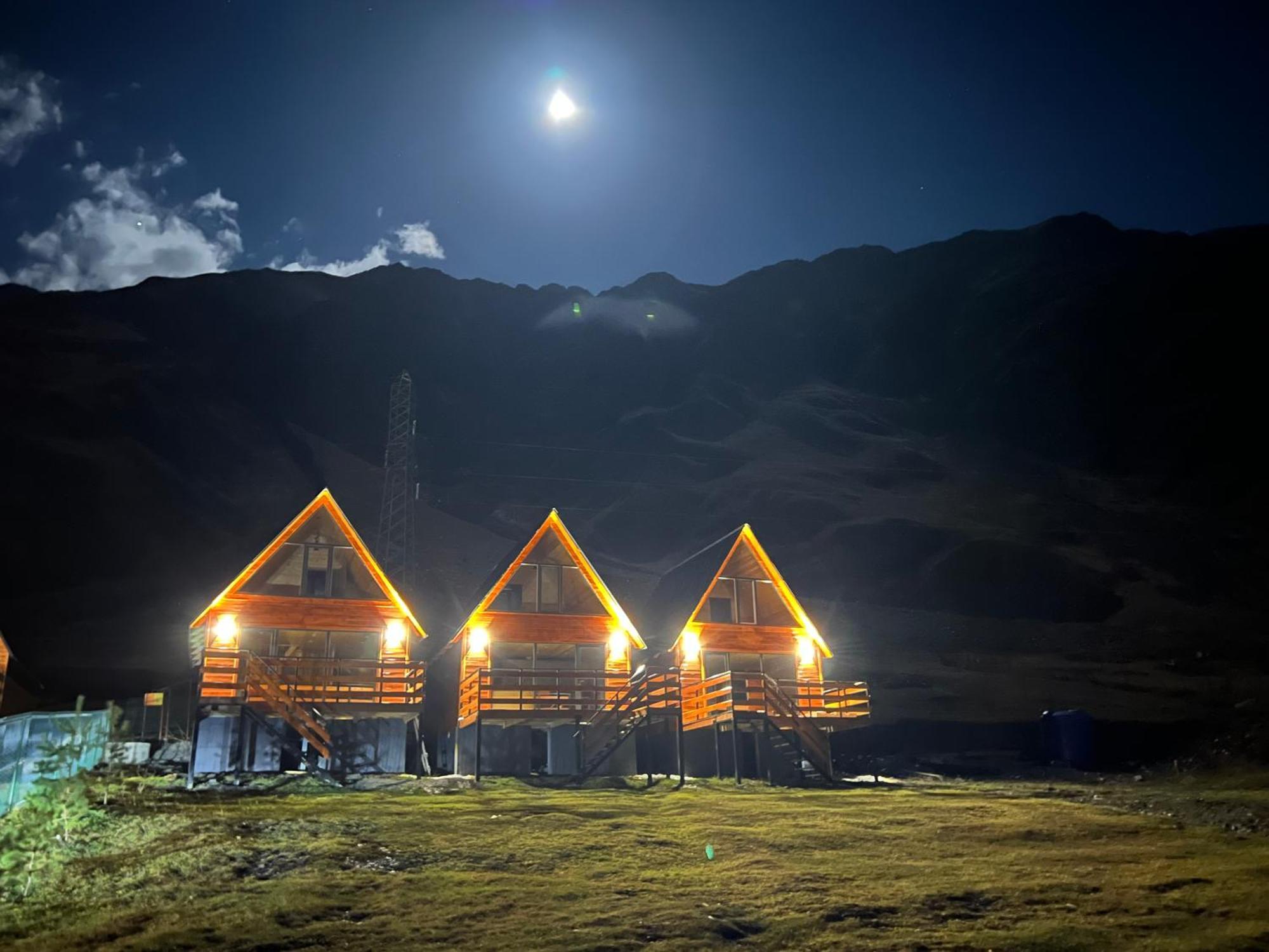 Cozy Home Kazbegi Stepantsminda Exterior foto