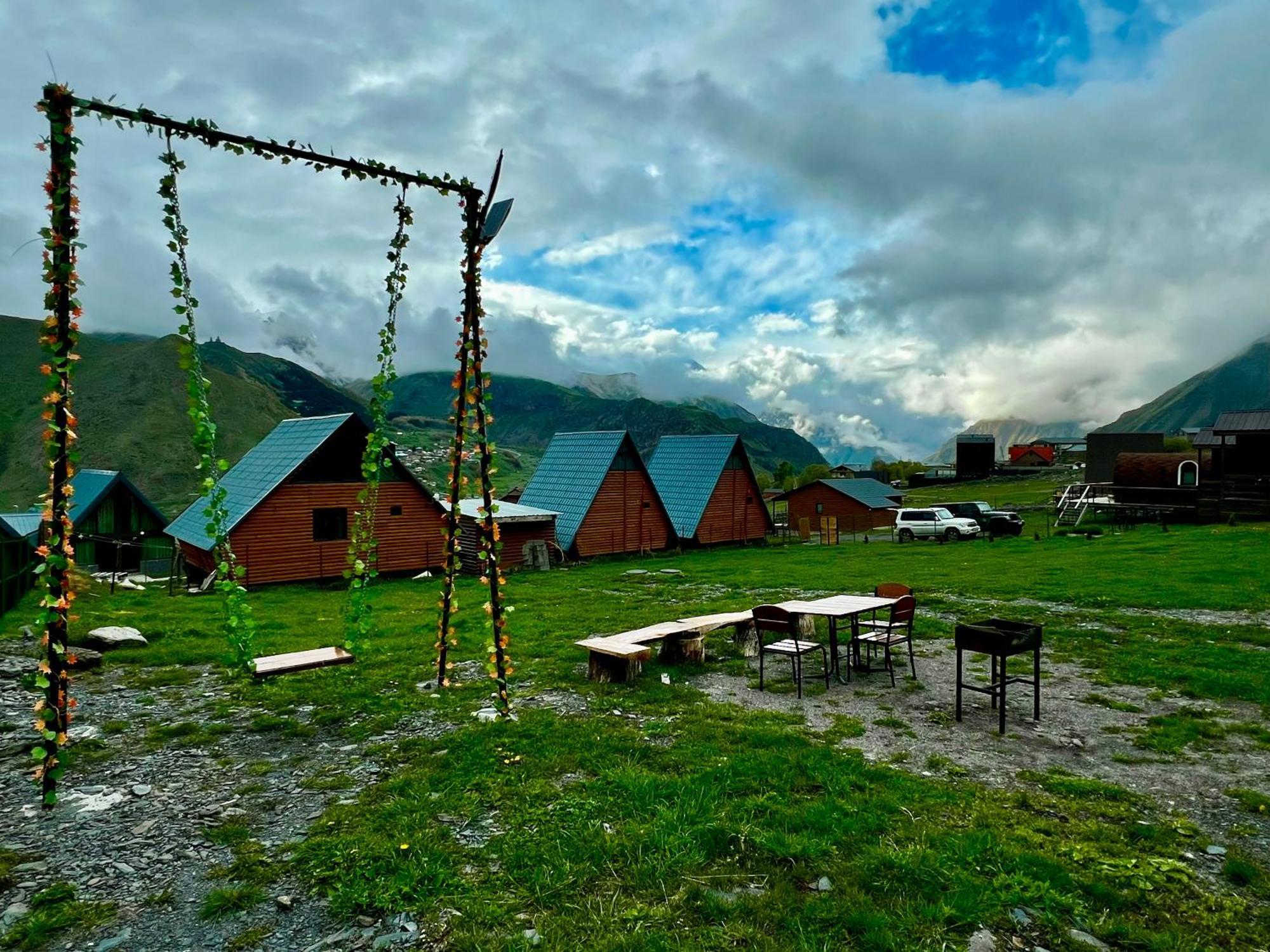 Cozy Home Kazbegi Stepantsminda Exterior foto